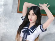 ताइवान सबसे अच्छी छात्र लड़की कक्षा में नग्न है